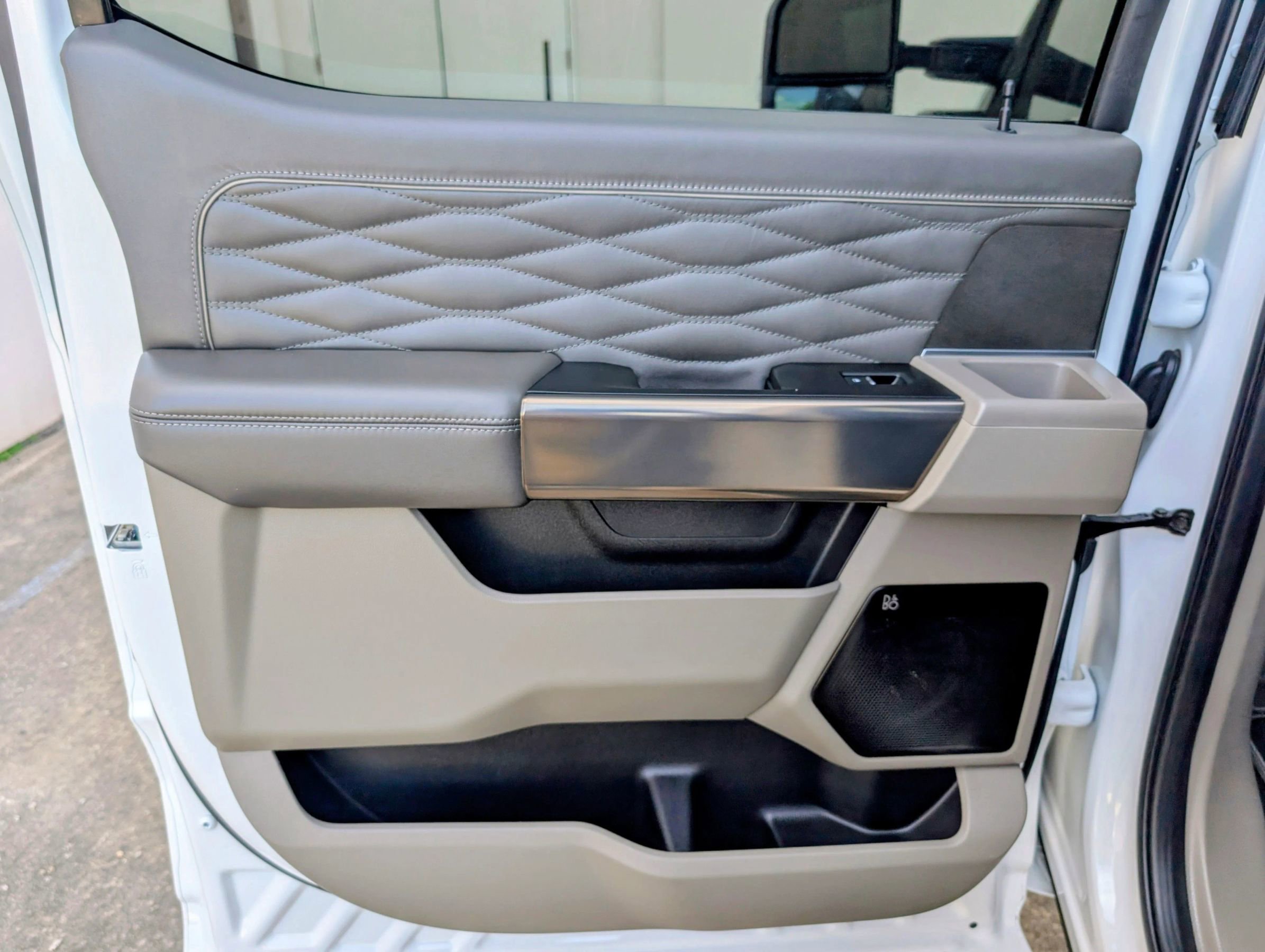 Used 2025 Ford F250 Platinum w/ Platinum Plus Package image 22