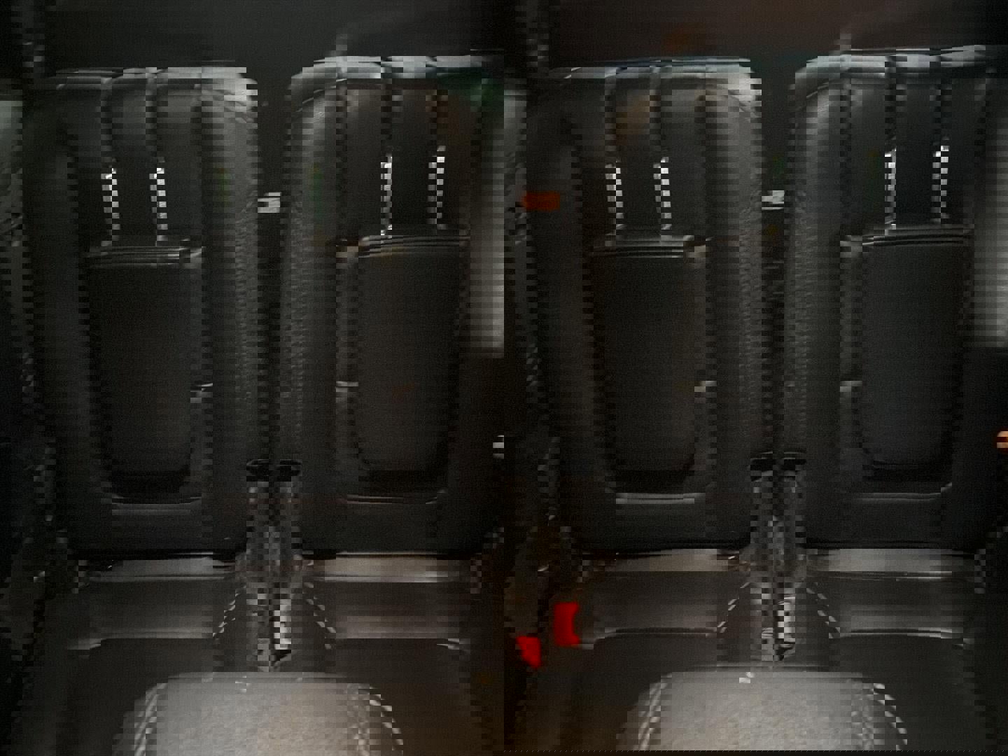 Used 2018 Ford Explorer XLT w/ Equipment Group 202A image 16