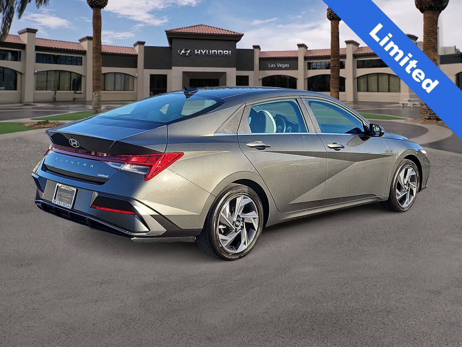 Used 2025 Hyundai Elantra Limited FWD image 8