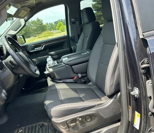 Used 2023 Chevrolet Silverado 1500 LT AWD/4WD image 6