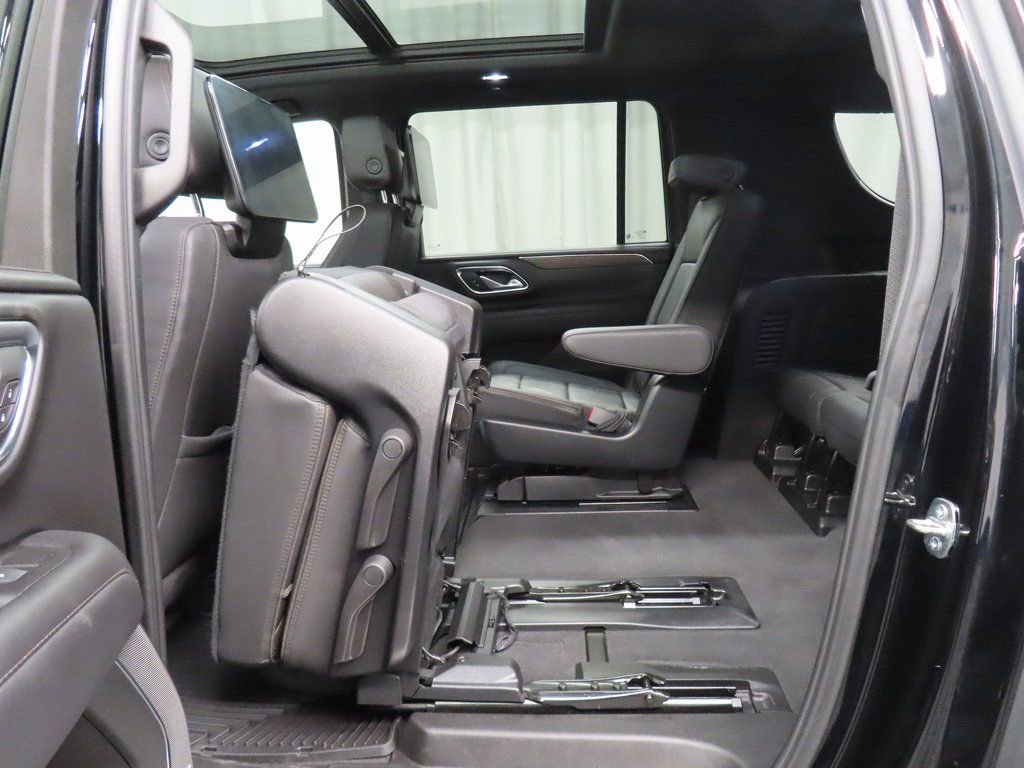 Used 2024 Chevrolet Suburban High Country AWD/4WD image 55