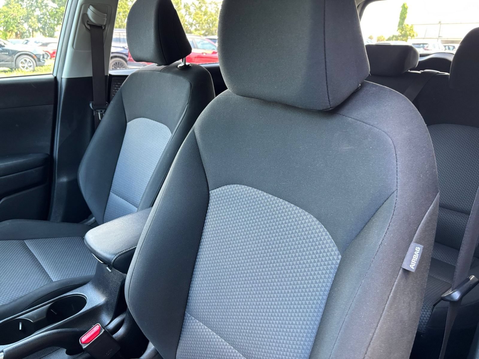Used 2025 Kia Soul LX w/ LX Technology Package FWD image 35