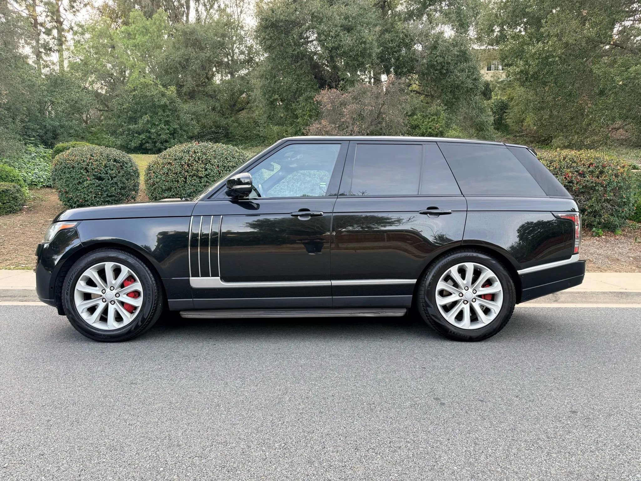 Used 2016 Land Rover Range Rover HSE image 6