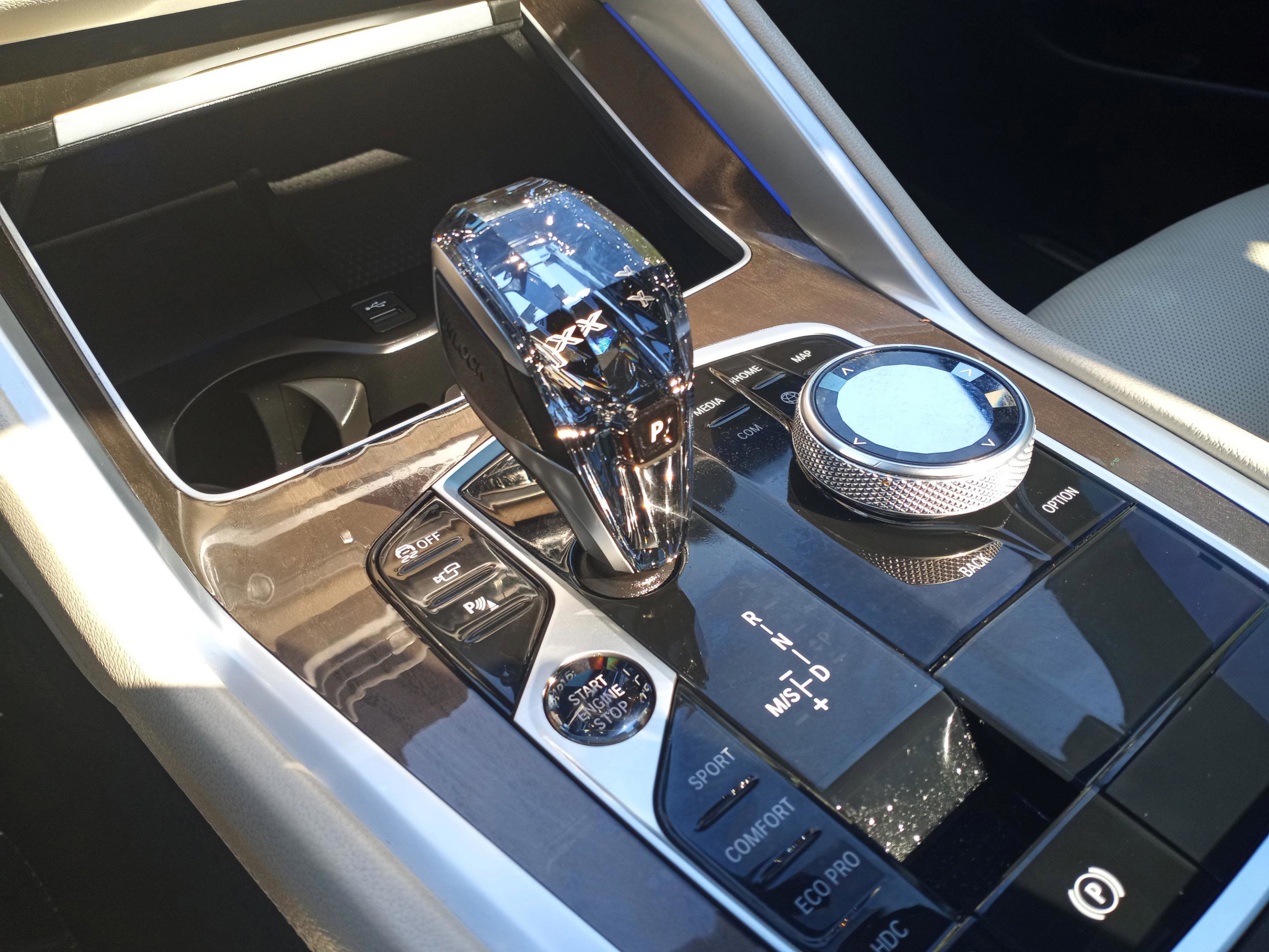 Used 2022 BMW X6 xDrive40i w/ Executive Package image 27