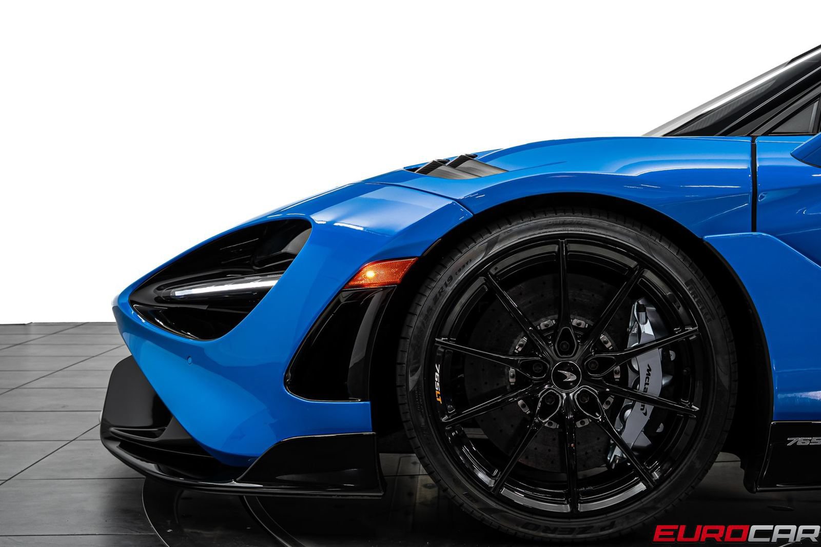 Used 2022 McLaren 765LT RWD image 18
