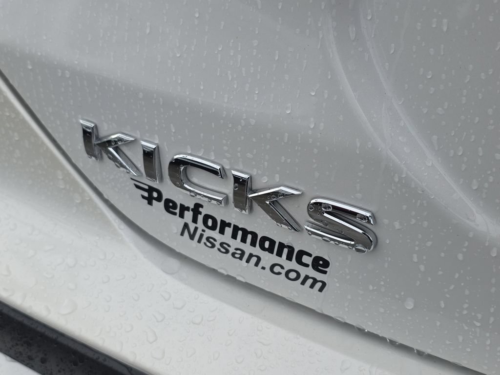 Certified 2024 Nissan Kicks SR FWD image 13