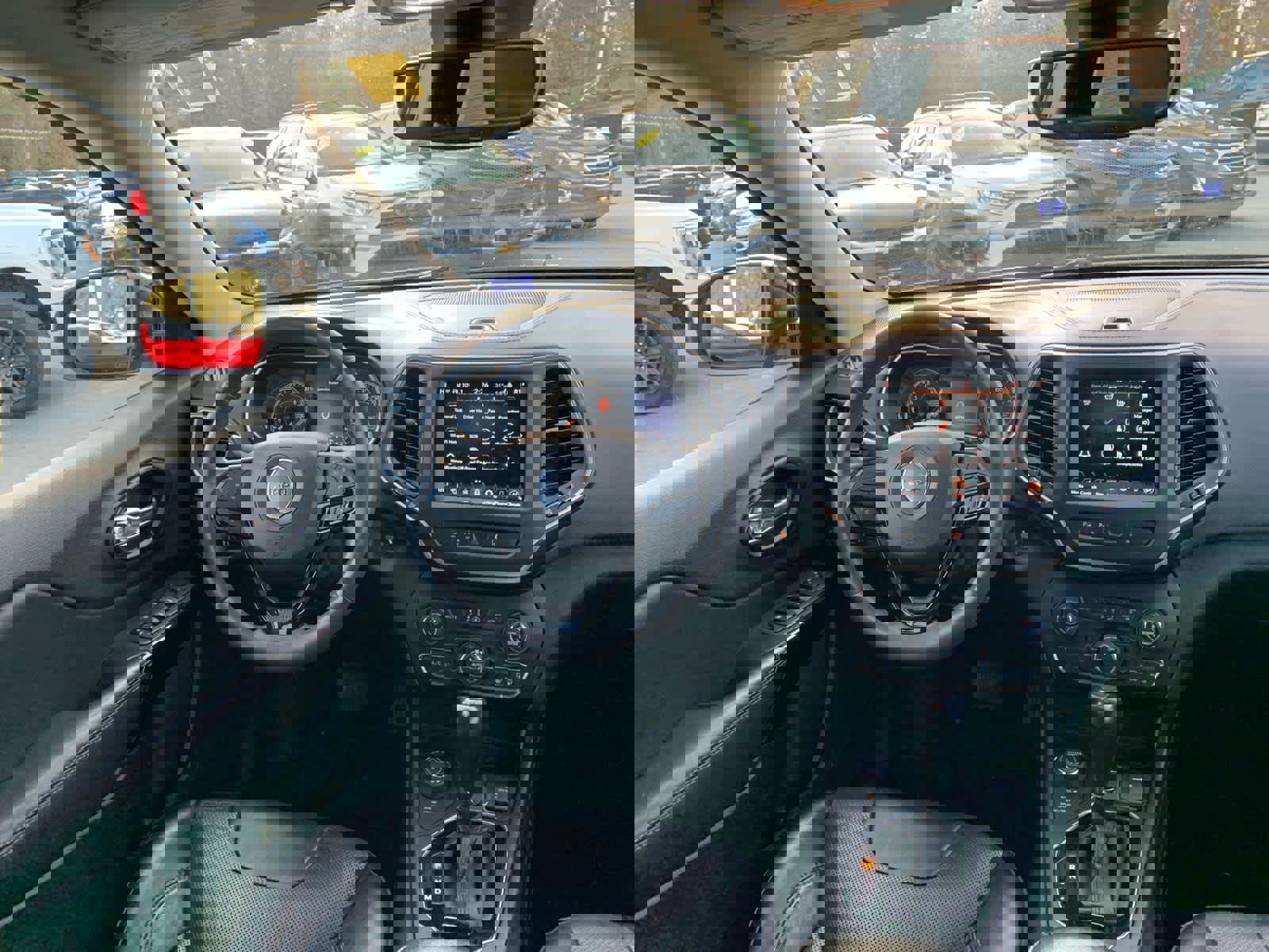 Used 2023 Jeep Cherokee Altitude Lux image 34