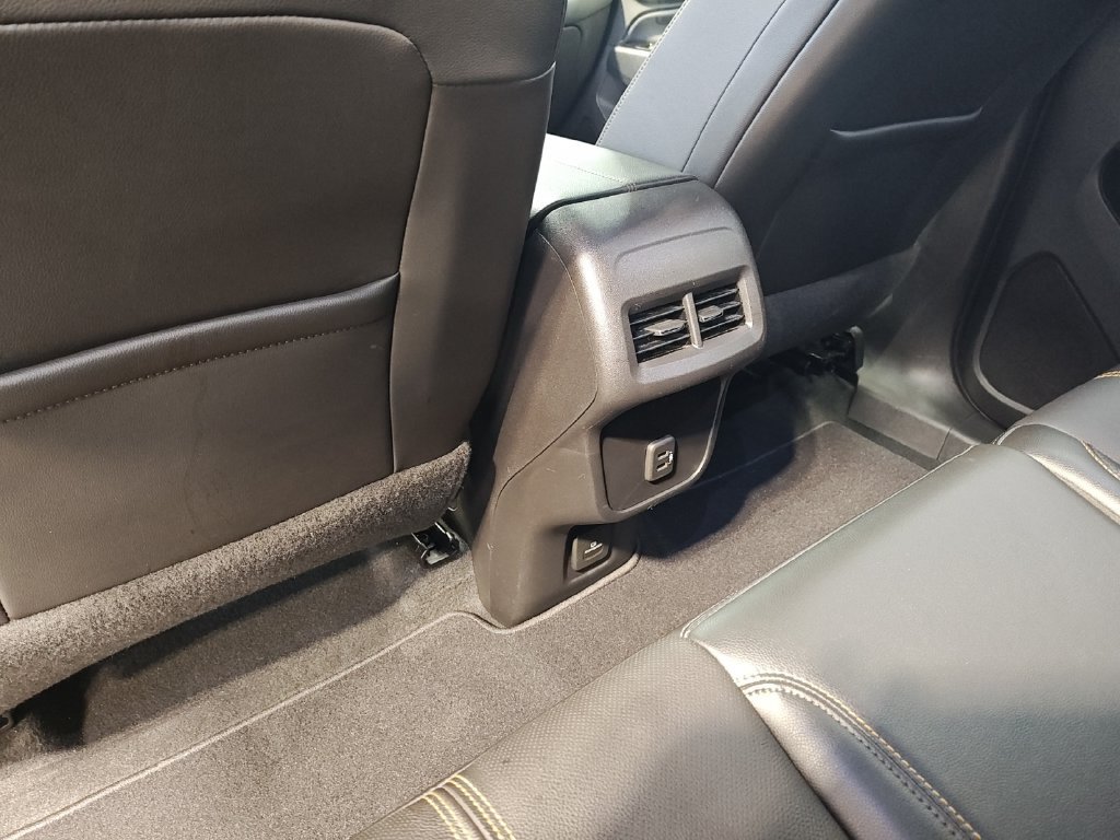 Used 2022 Chevrolet Equinox Premier AWD/4WD image 29