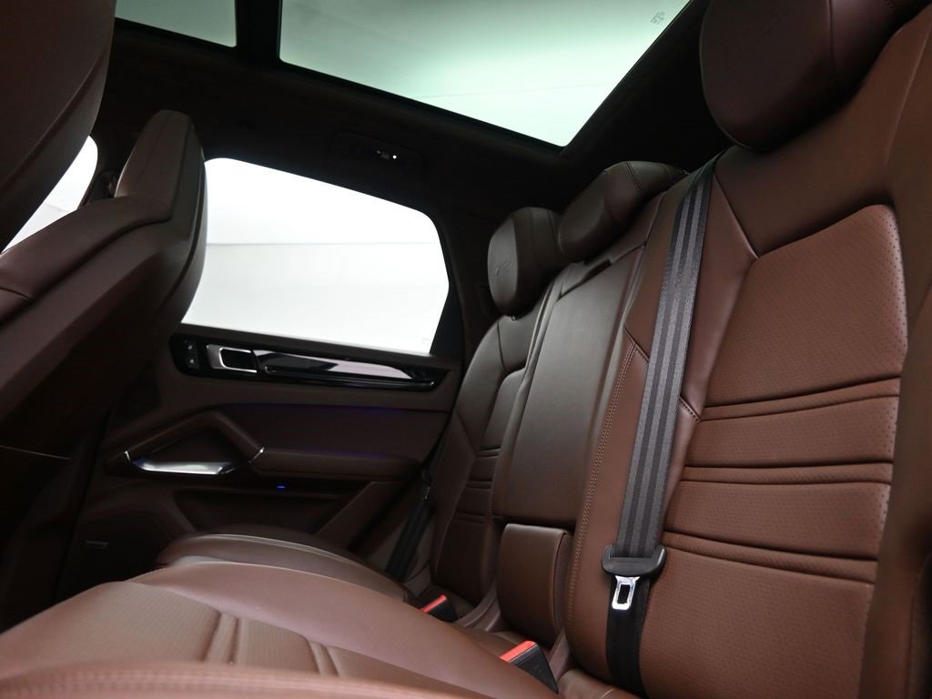 Used 2023 Porsche Cayenne Turbo w/ Premium Package Plus image 18