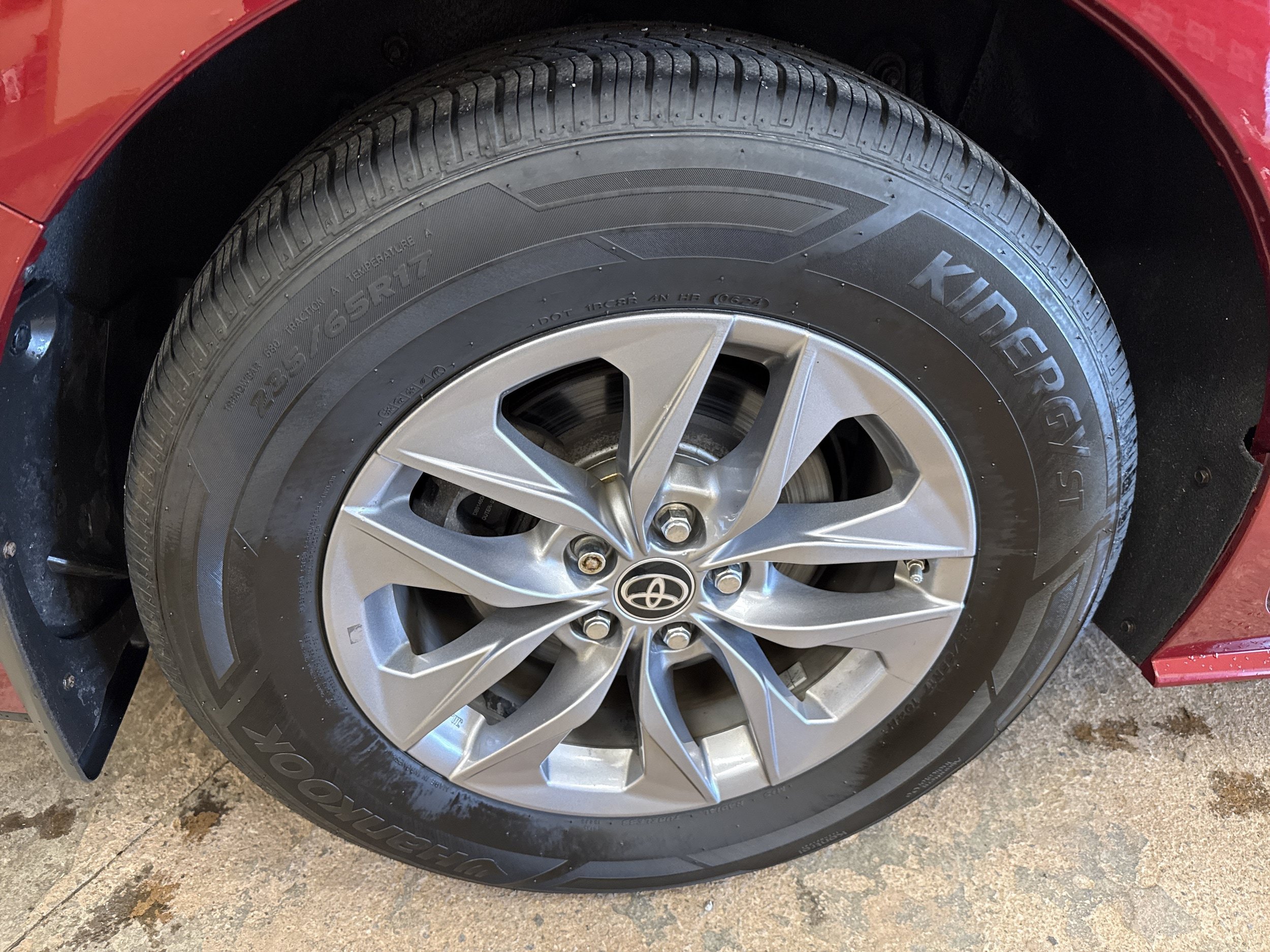 Used 2021 Toyota Sienna XLE w/ XLE Plus Package FWD image 14