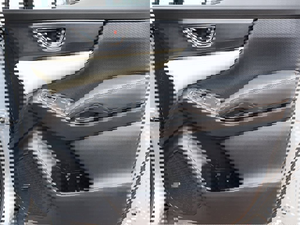 Used 2022 Subaru Ascent Limited w/ Technology Package image 9