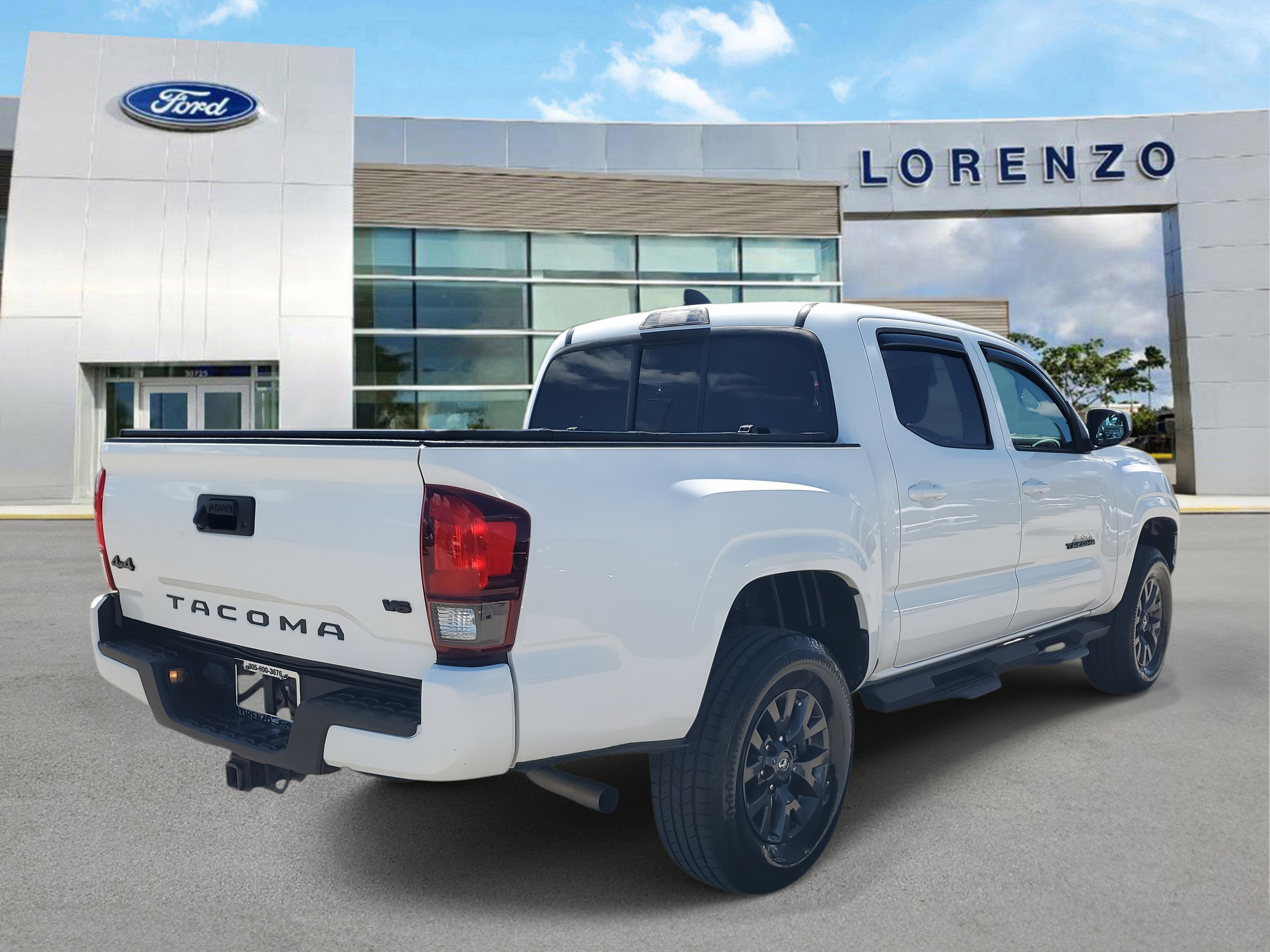 Used 2020 Toyota Tacoma SR image 5