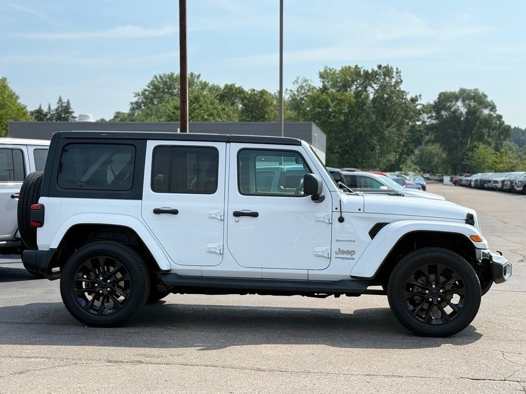 Used 2021 Jeep Wrangler Unlimited Sahara AWD/4WD image 30