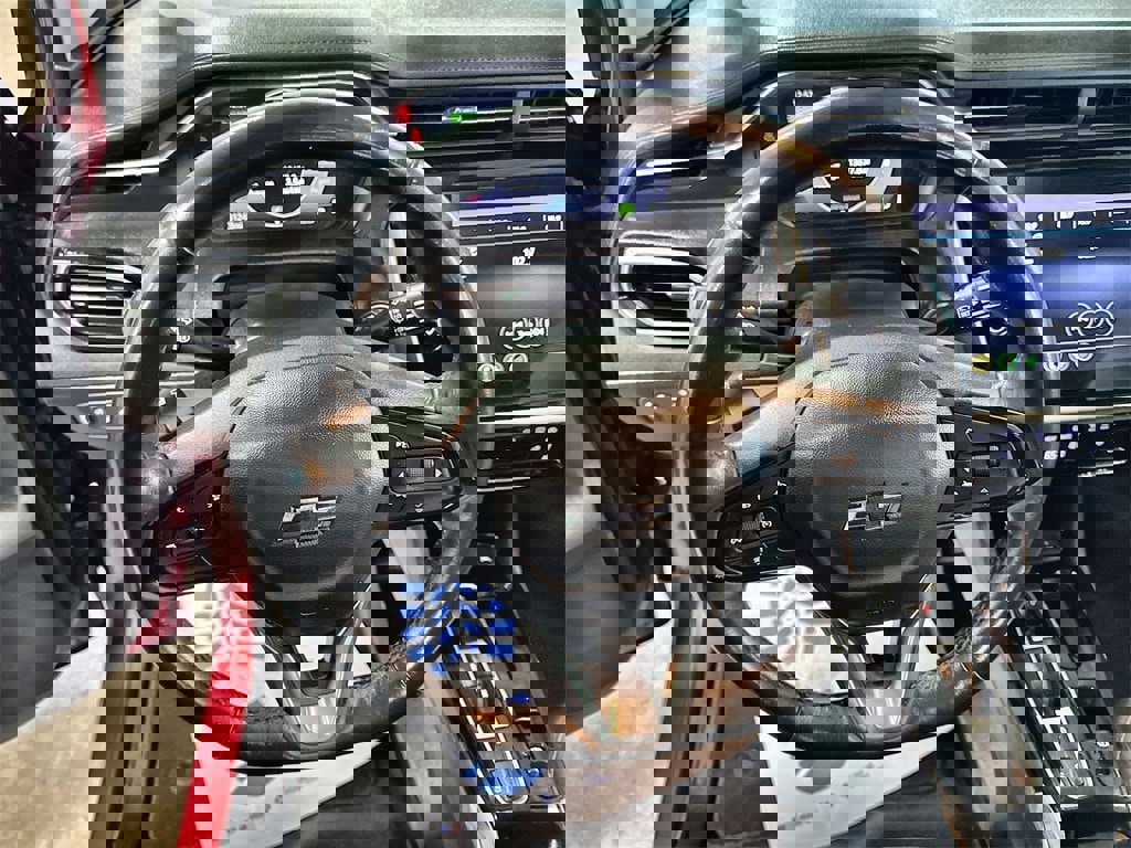 Used 2022 Chevrolet Bolt EUV LT w/ Comfort Package image 17