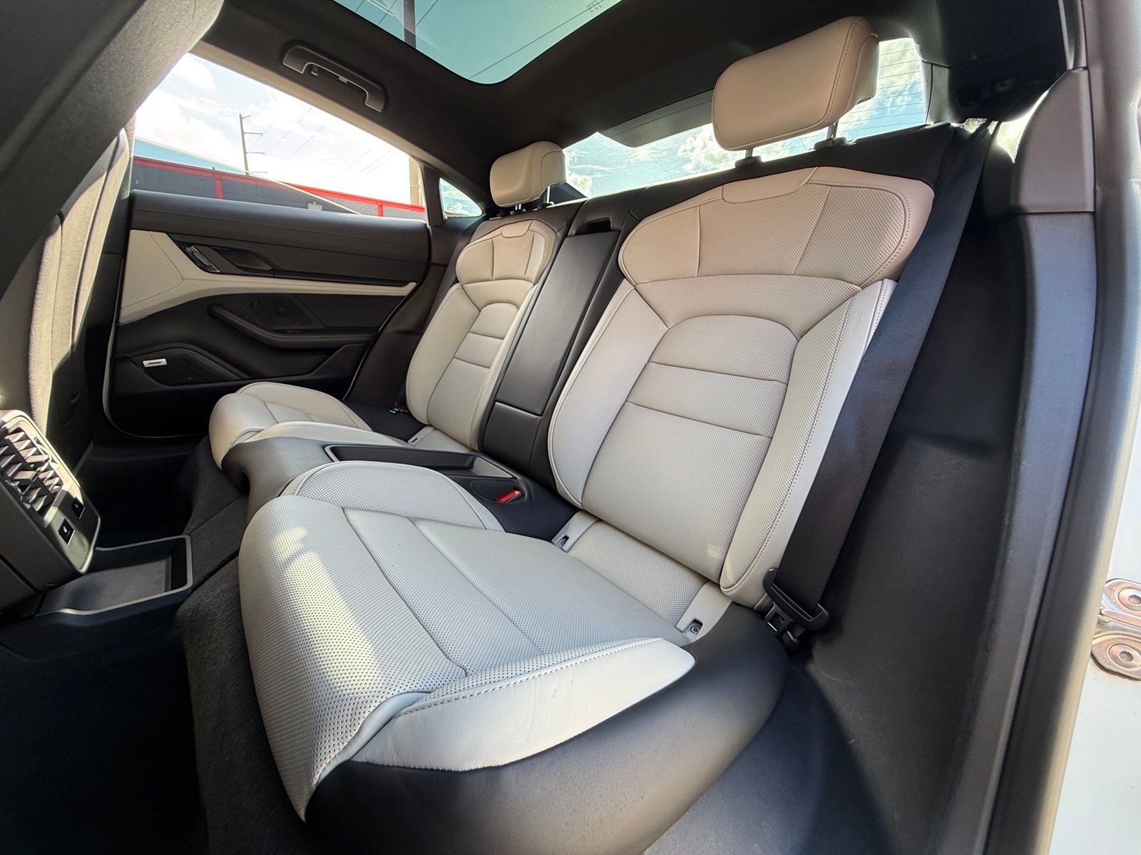 Used 2020 Porsche Taycan 4S w/ Premium Package image 12