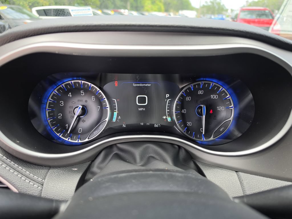 New 2027 Chrysler Pacifica Select w/ Family Tech Group FWD image 32