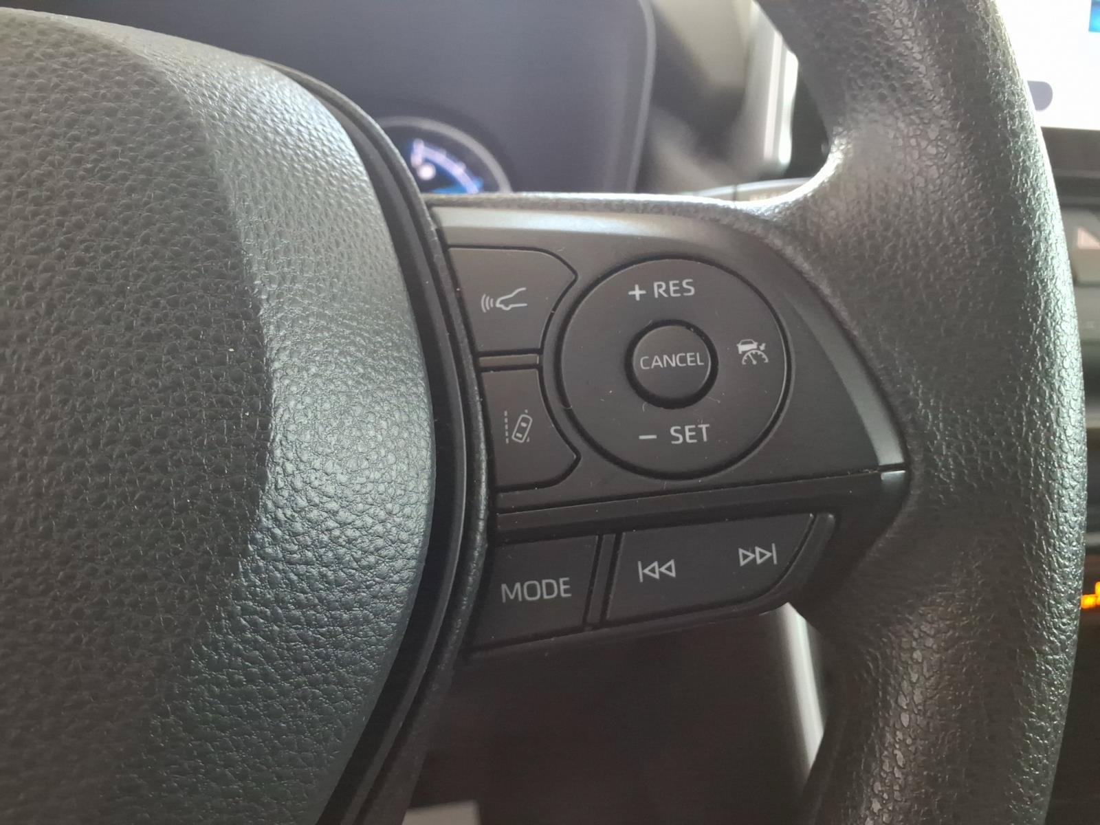 Used 2024 Toyota RAV4 XLE AWD/4WD image 28