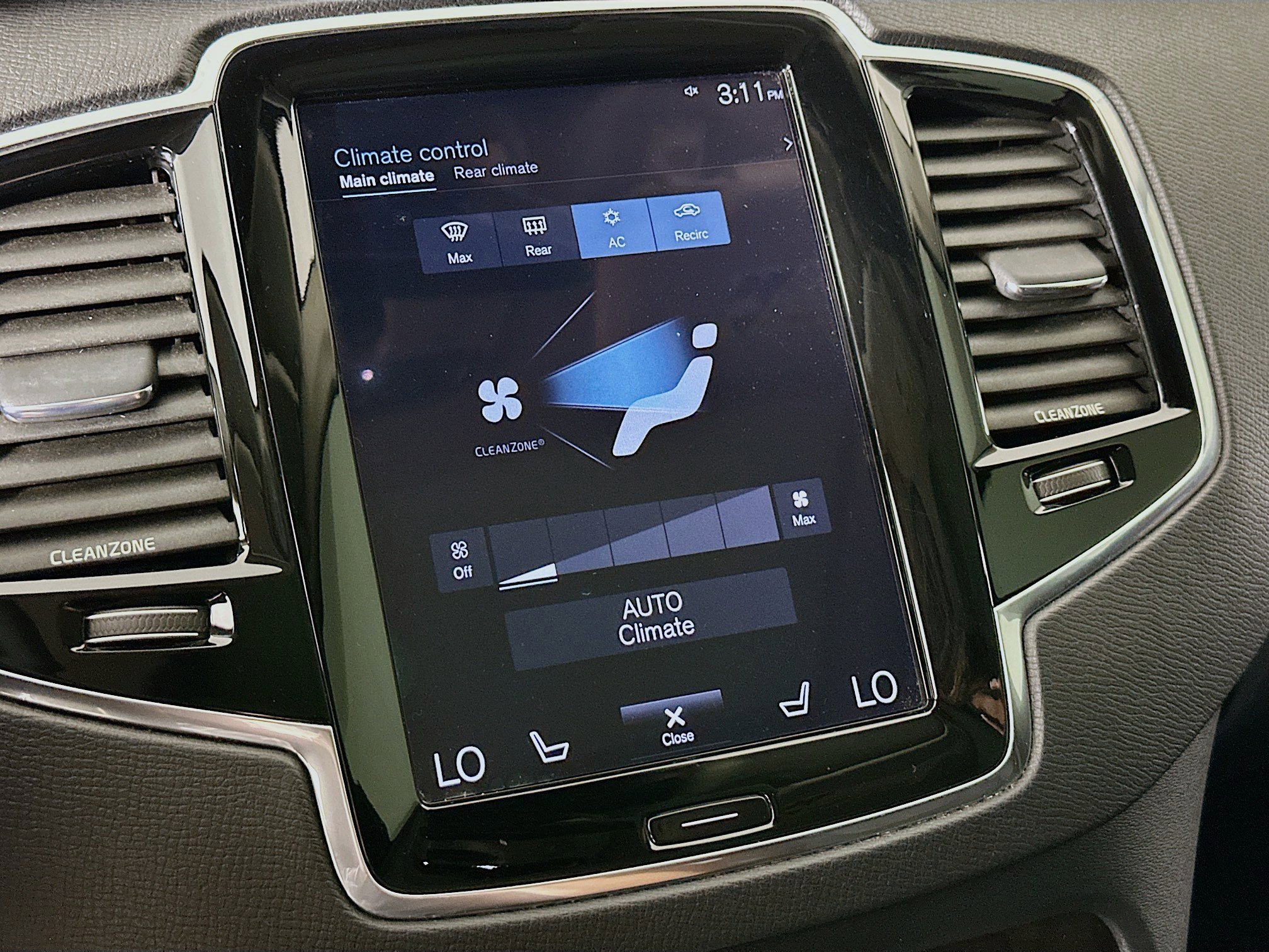 Used 2016 Volvo XC90 T6 Momentum w/ Momentum Plus Package image 24