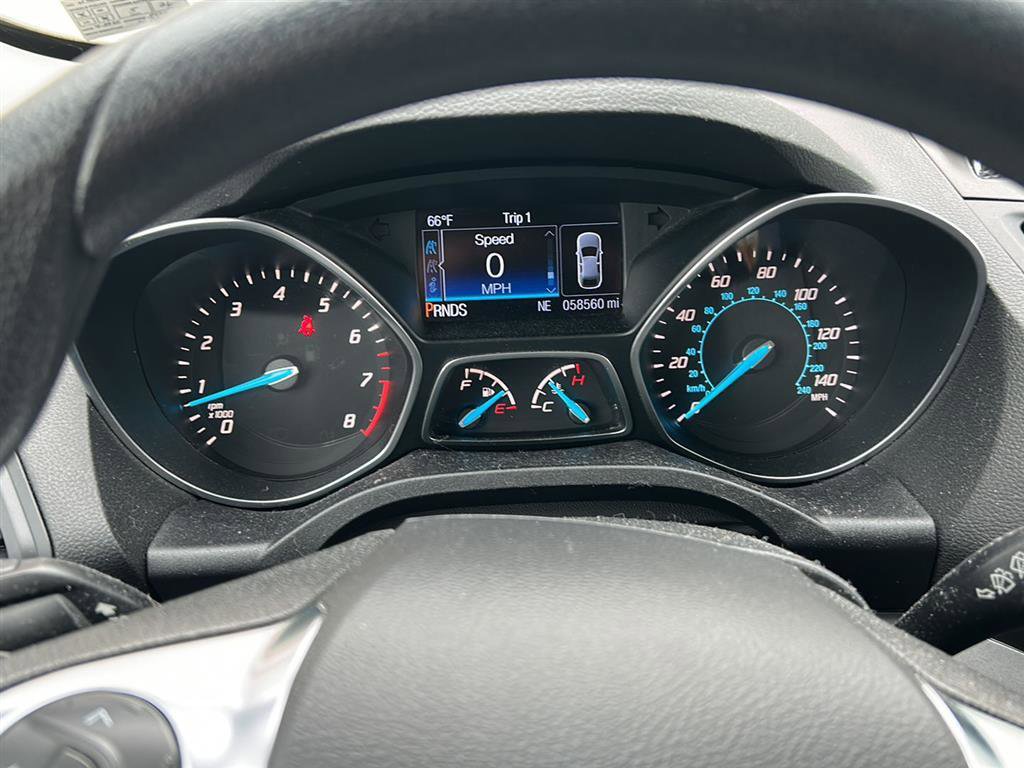 Used 2016 Ford Escape SE w/ SE Cold Weather Package image 10