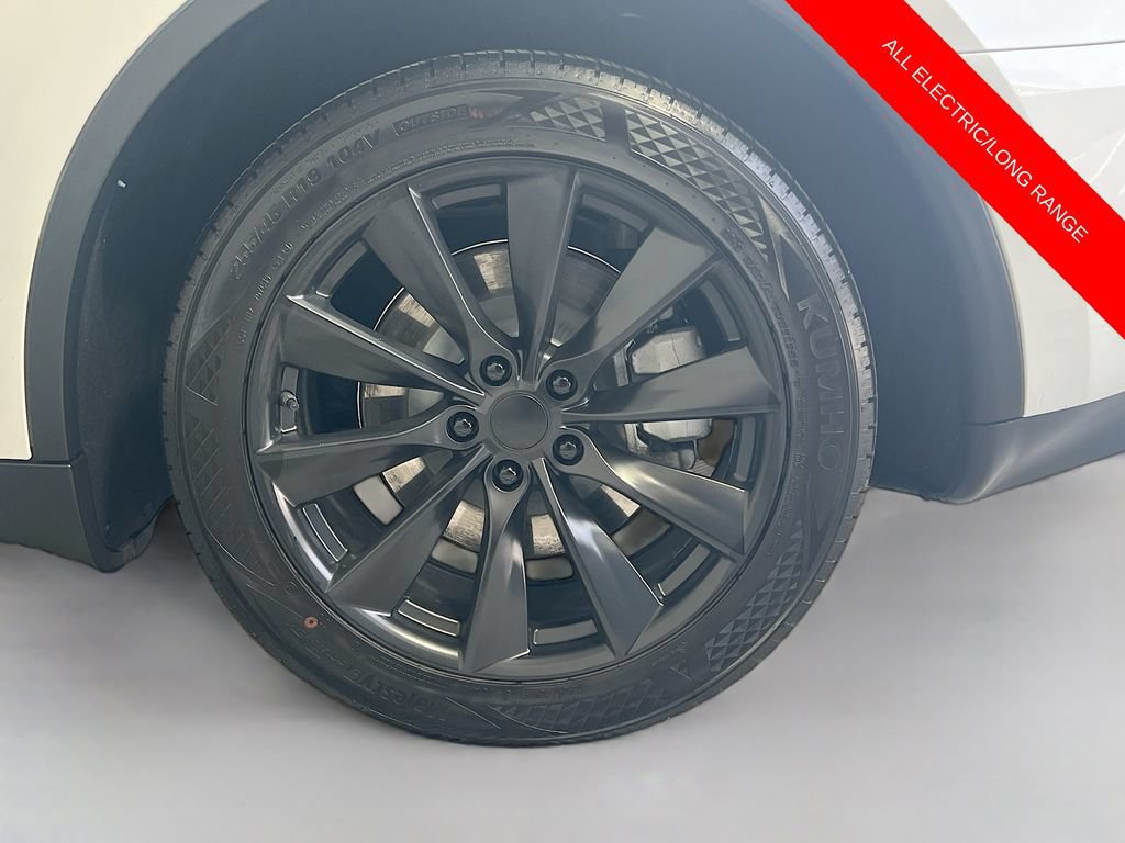 Used 2023 Tesla Model Y Long Range AWD/4WD image 30