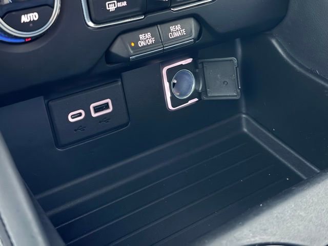 Used 2022 GMC Yukon SLE image 17