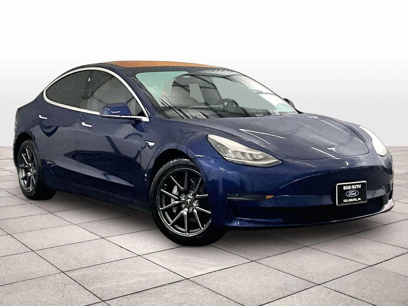 Used 2018 Tesla Model 3 Performance image 2