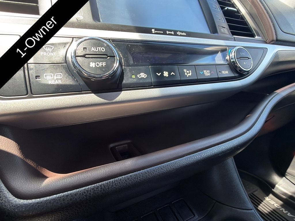 Used 2018 Toyota Highlander Limited FWD image 46