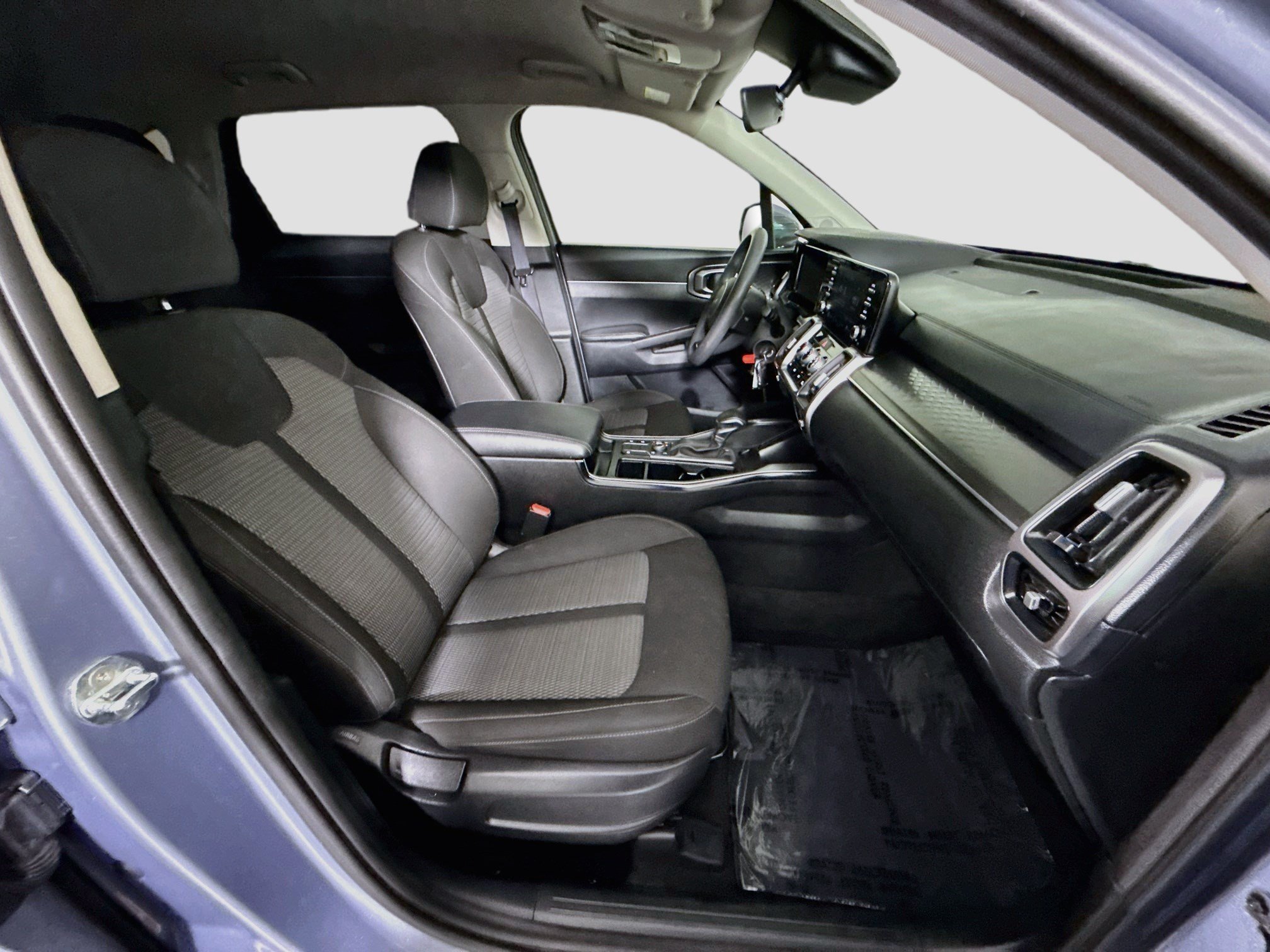 Used 2023 Kia Sorento LX AWD/4WD image 28