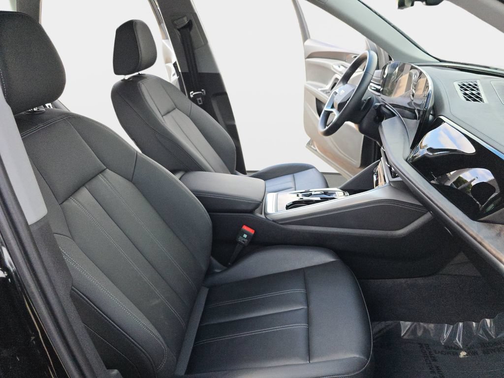 Certified 2025 Audi Q5 Premium w/ Convenience Package AWD/4WD image 12