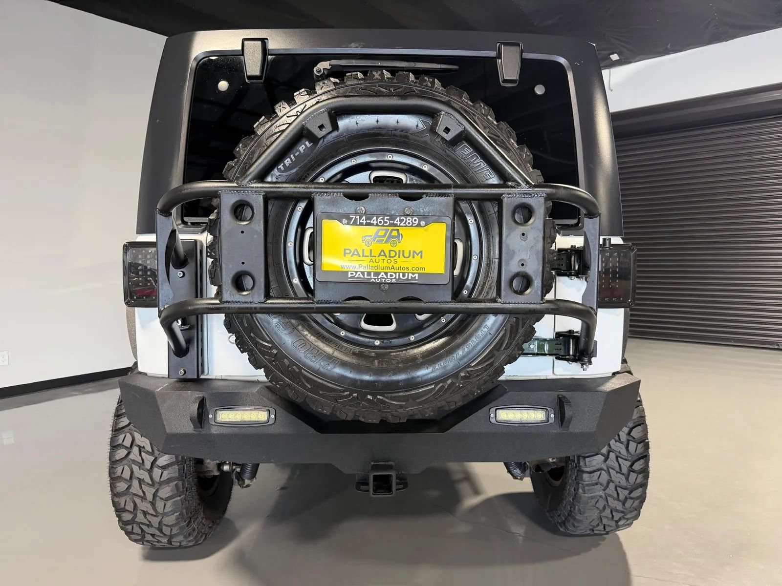 Used 2015 Jeep Wrangler Unlimited Rubicon w/ Connectivity Group AWD/4WD image 5