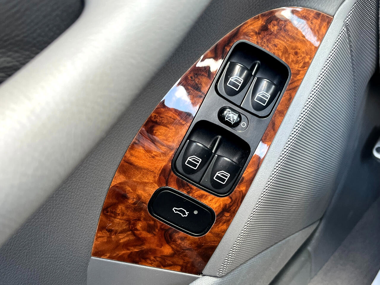 Used 2006 Mercedes-Benz CLK 350 Cabriolet image 22