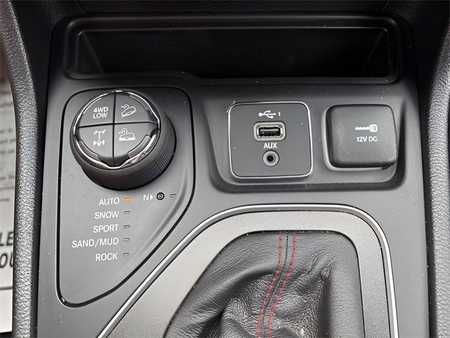 Used 2022 Jeep Cherokee Trailhawk w/ Trailer Tow Group image 14