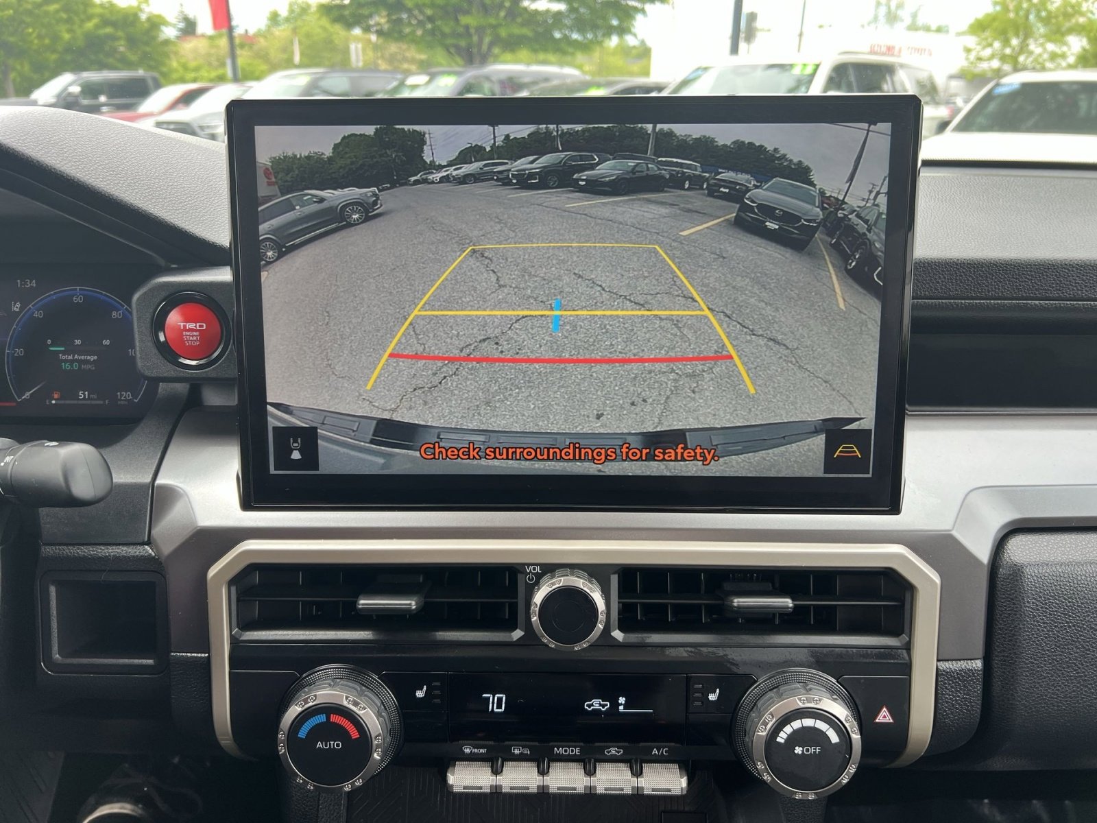 Used 2025 Toyota Tacoma TRD Sport AWD/4WD image 18