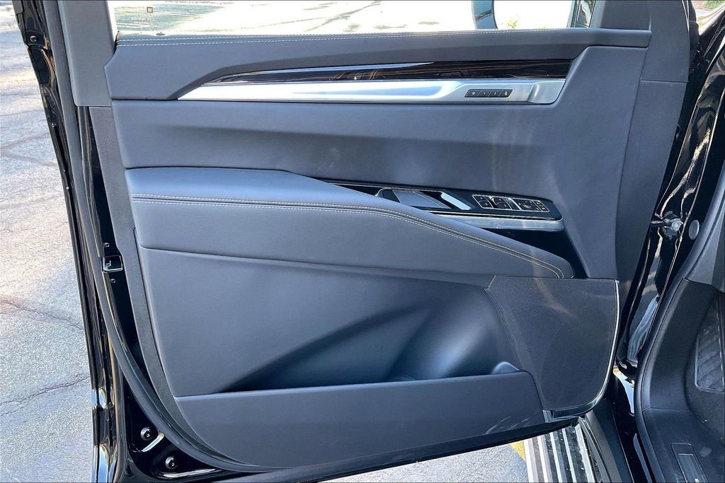 New 2026 Cadillac Escalade ESV Luxury image 11