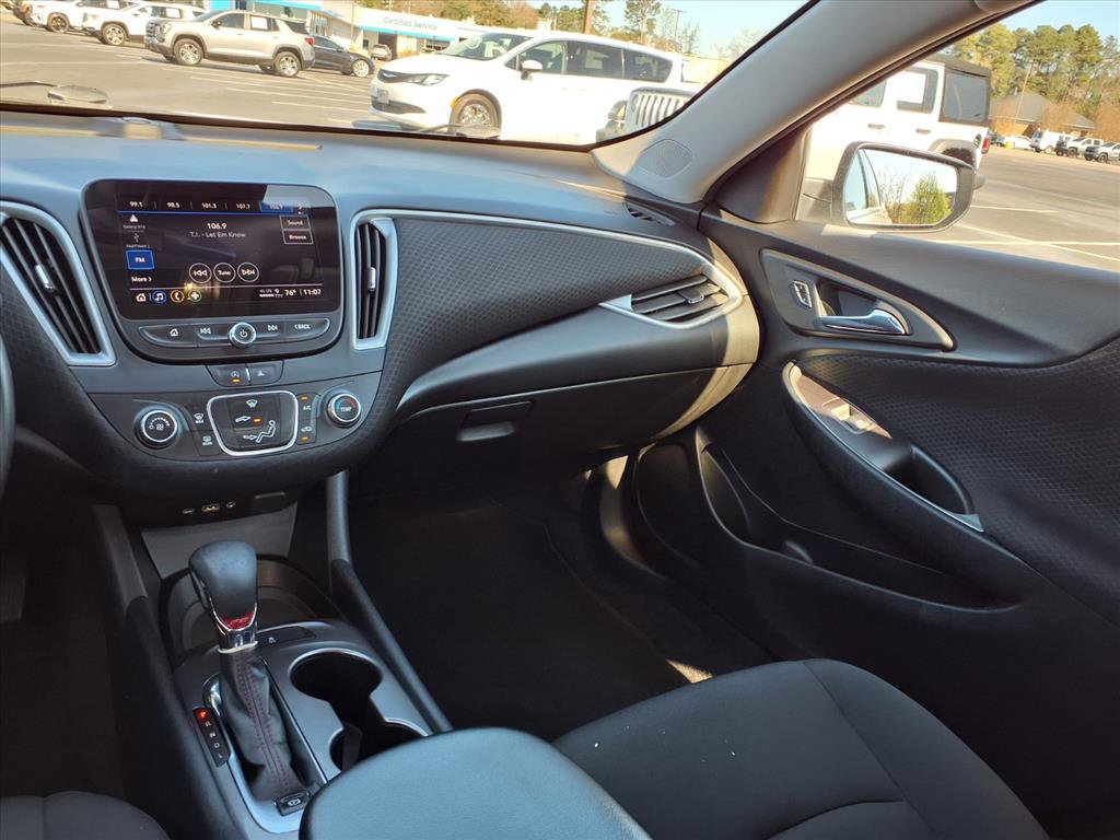 Used 2023 Chevrolet Malibu RS image 22
