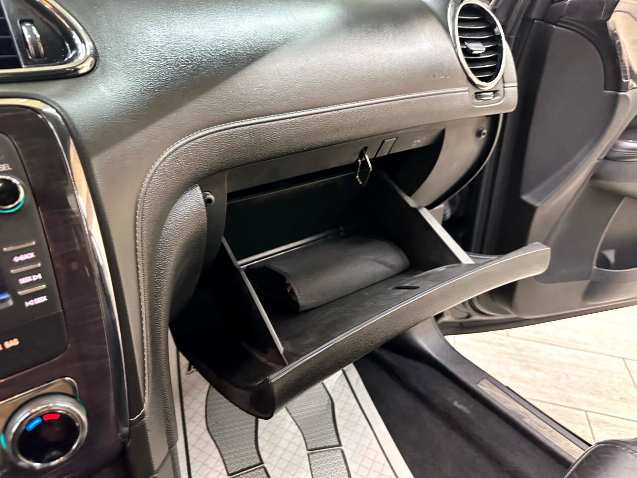 Used 2015 Buick Enclave Leather image 30
