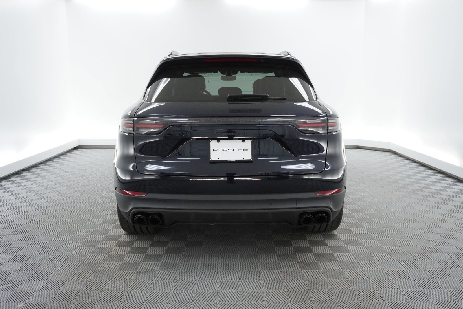 Certified 2023 Porsche Cayenne S image 10