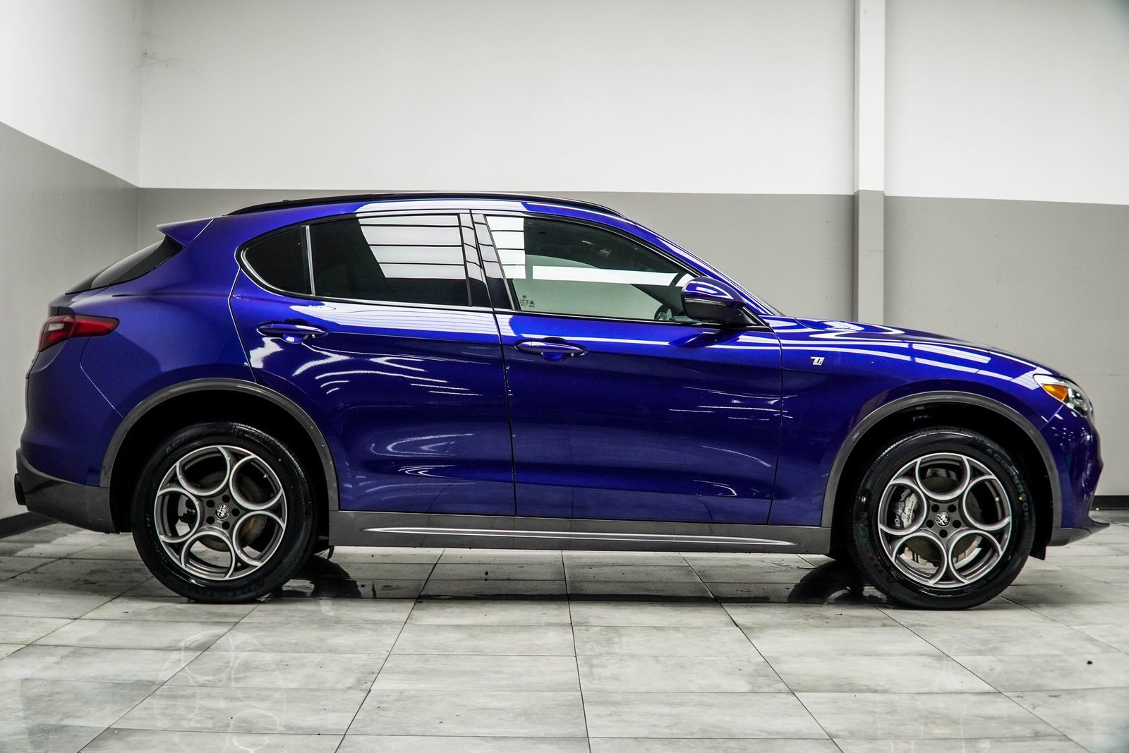 Used 2022 Alfa Romeo Stelvio Ti image 6