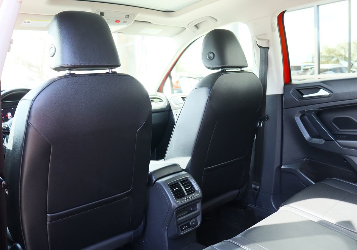 Used 2019 Volkswagen Tiguan SEL AWD/4WD image 32
