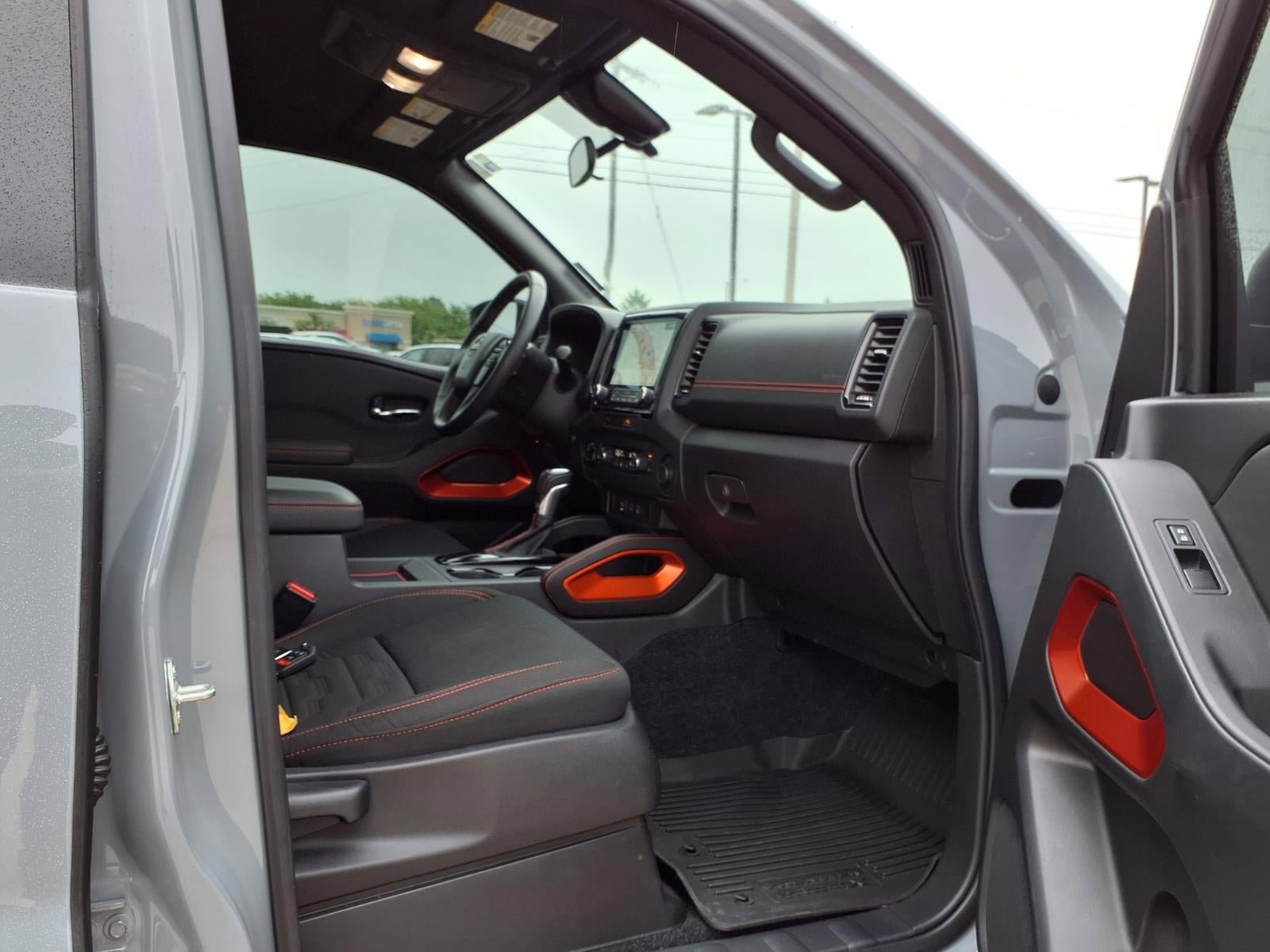 Used 2024 Nissan Frontier PRO-4X w/ Technology Package AWD/4WD image 25