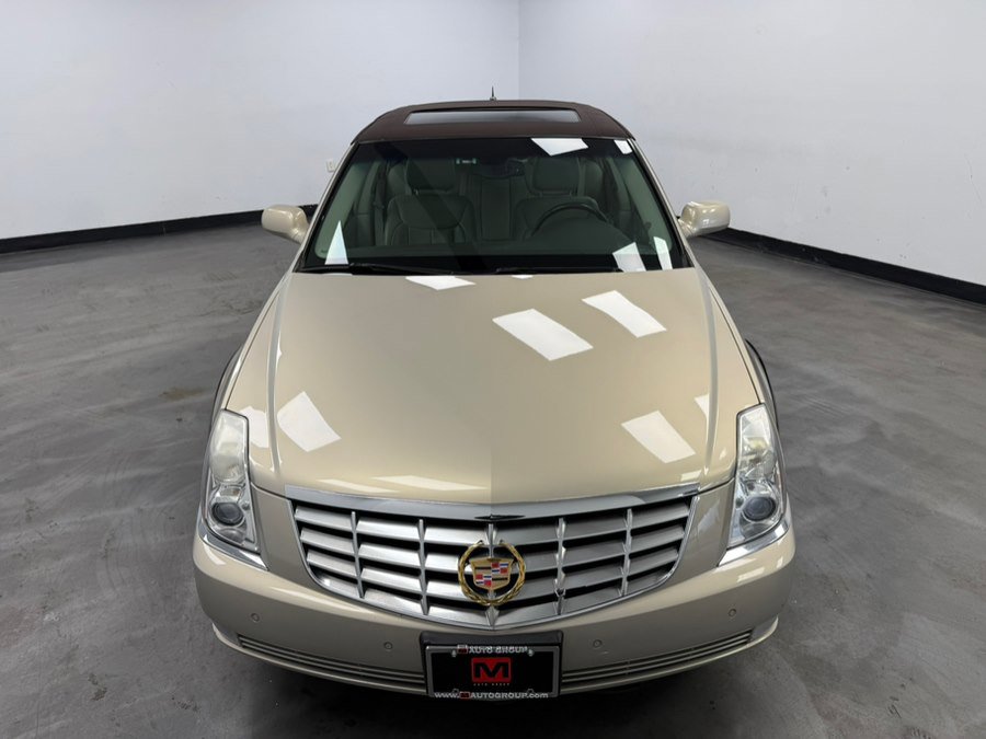 Used 2008 Cadillac DTS w/ Sun And Sound Package image 16