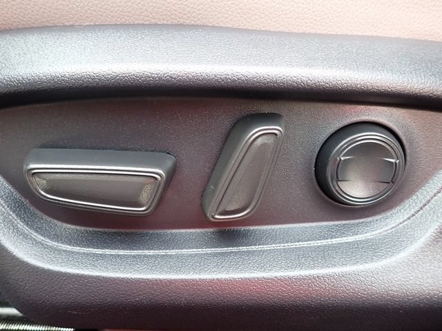 Used 2025 Toyota Camry SE FWD image 23