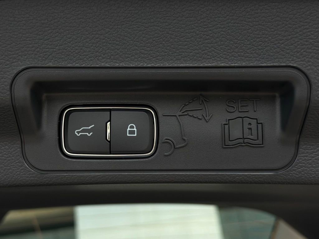 New 2026 Ford Explorer Active RWD image 64
