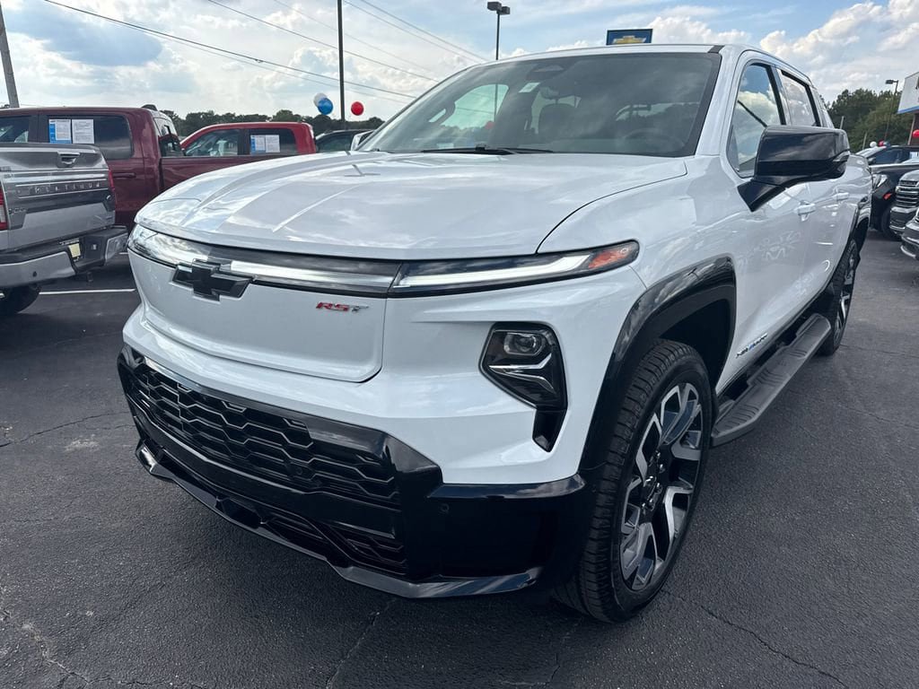 New 2024 Chevrolet Silverado EV RST AWD/4WD image 2