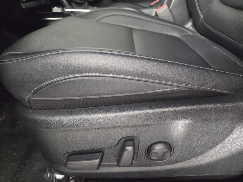 Used 2024 Kia Seltos EX FWD image 11