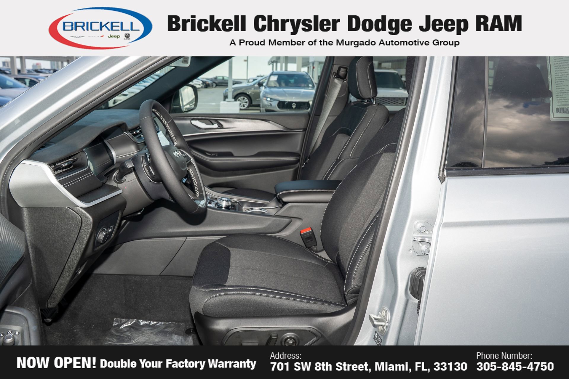 New 2025 Jeep Grand Cherokee L Laredo image 16