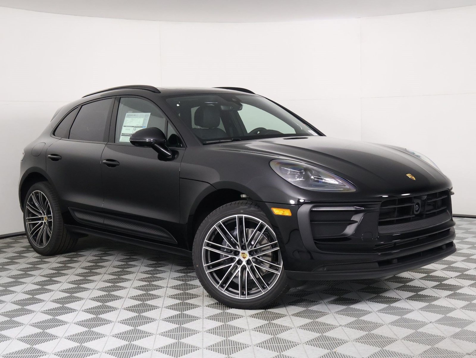 New 2026 Porsche Macan AWD/4WD image 9