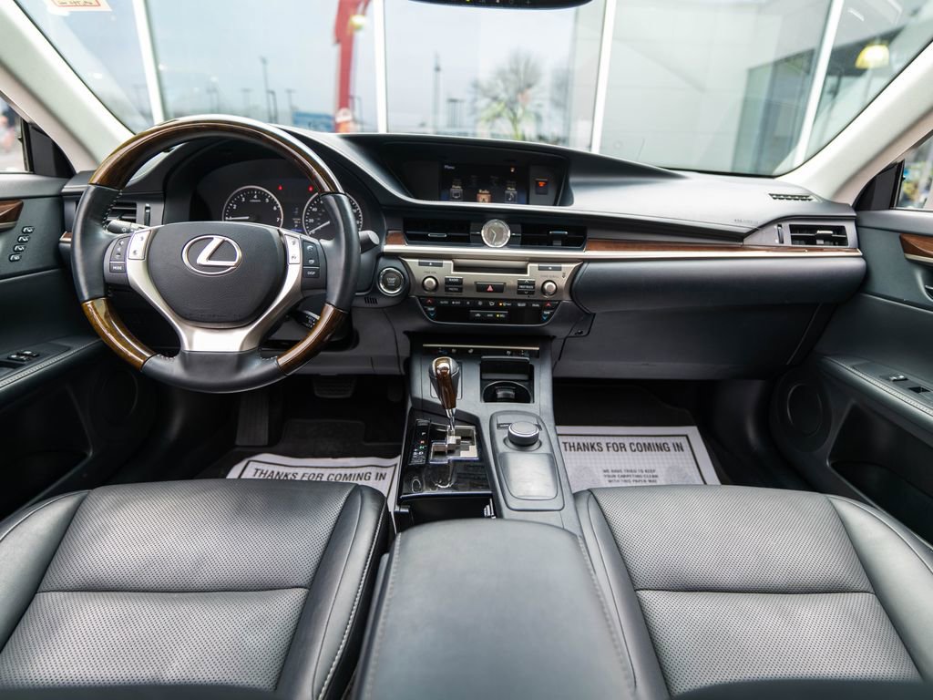 Used 2015 Lexus ES 350 w/ Premium Package FWD image 14