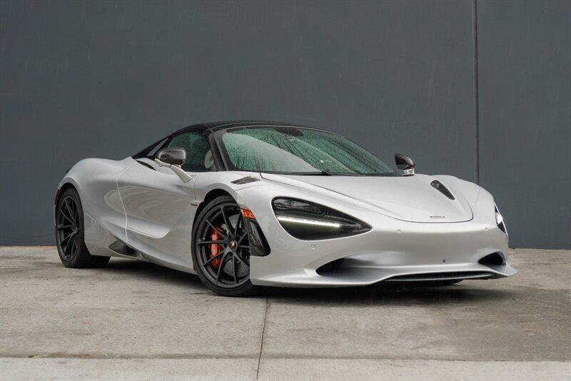 Used 2024 McLaren 750S Spider image 8