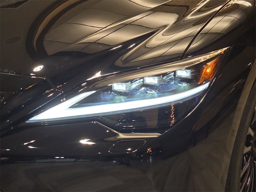 New 2026 Lexus LS 500 AWD image 32